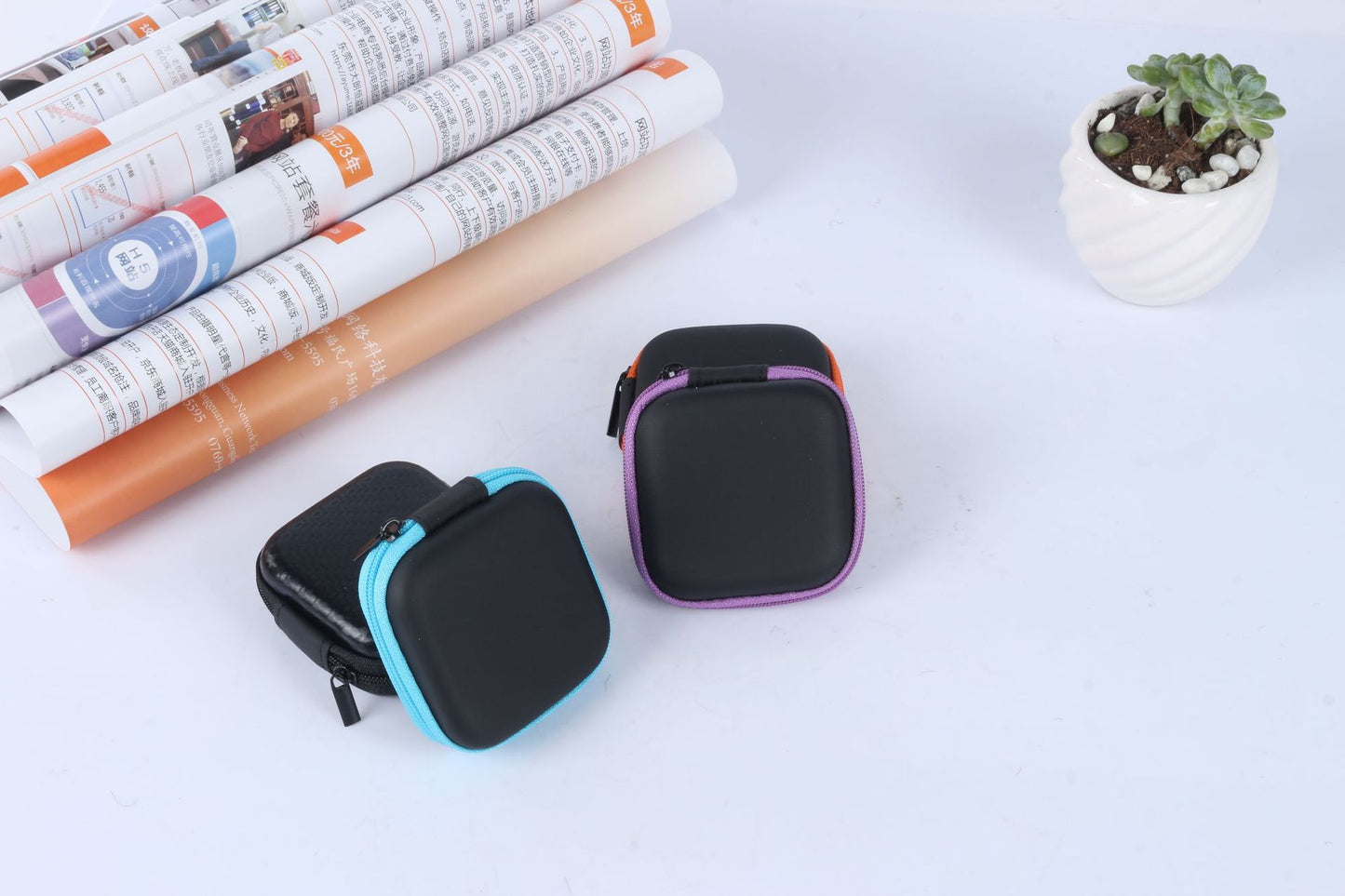 Universal Earbuds Case with Carabiner